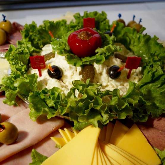 Davis Bakery "The Taste Tells the Story"